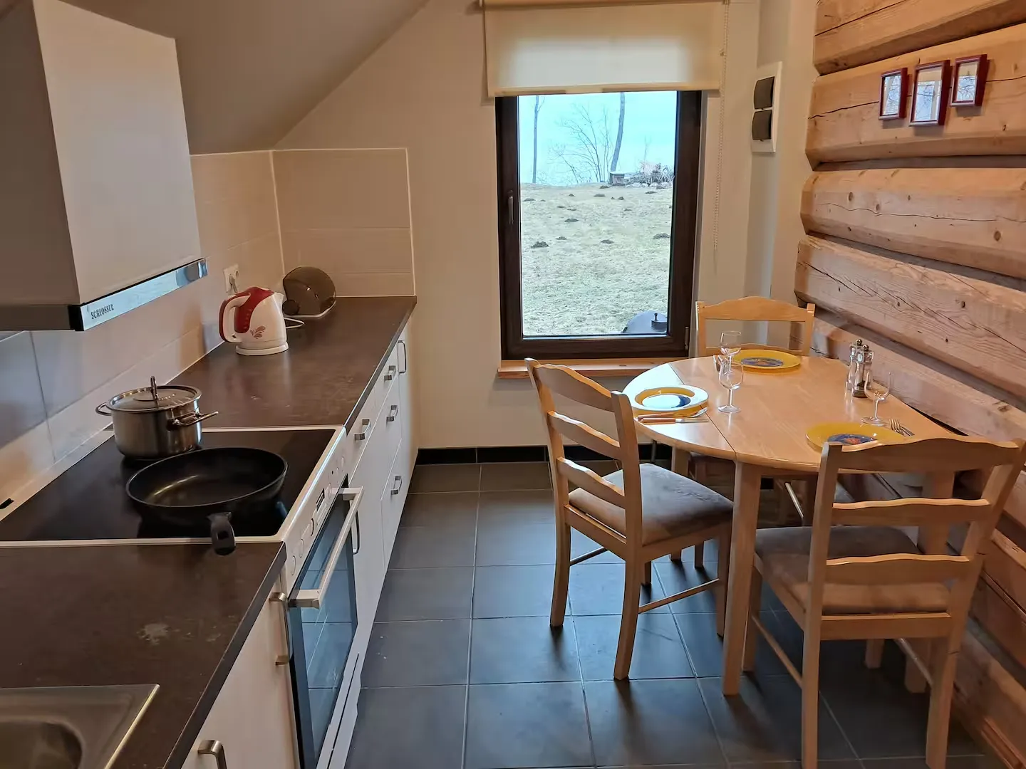 The Cottage, 4